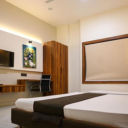 The Kedar Resort Mathura Exteriör bild