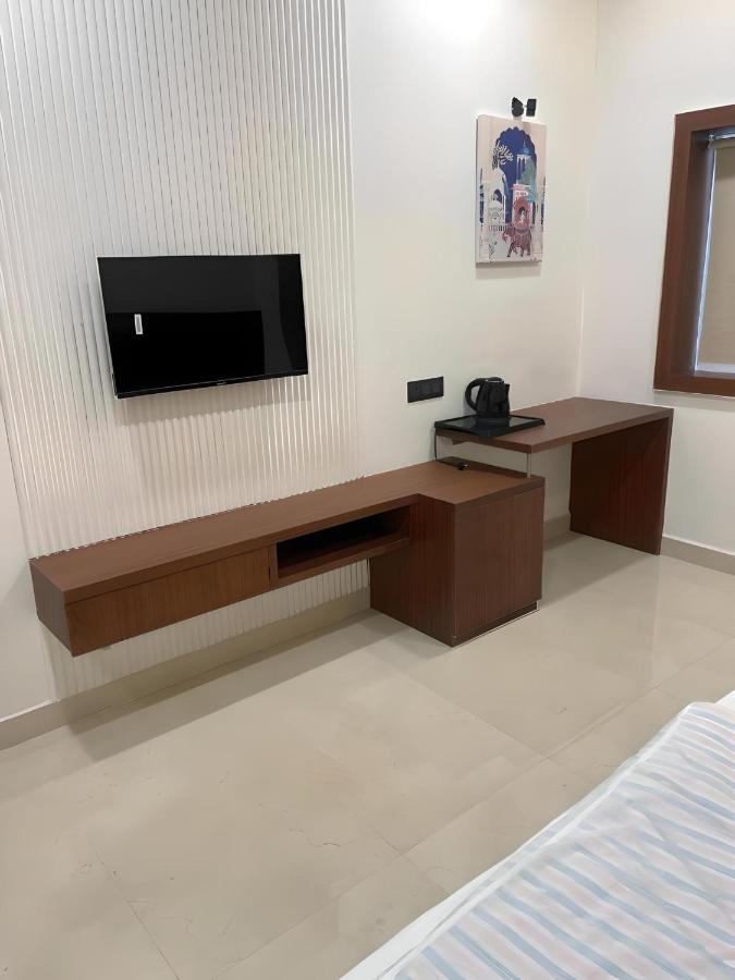 The Kedar Resort Mathura Exteriör bild