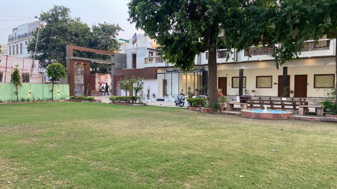 The Kedar Resort Mathura Exteriör bild