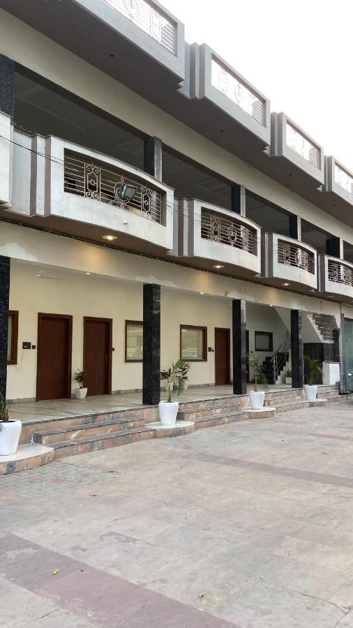 The Kedar Resort Mathura Exteriör bild