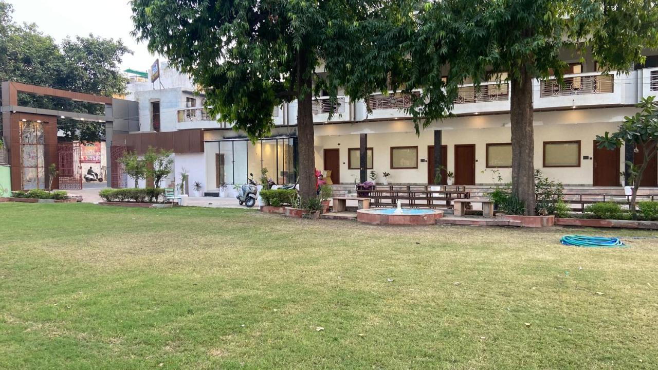 The Kedar Resort Mathura Exteriör bild