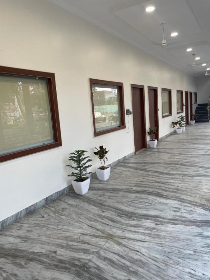 The Kedar Resort Mathura Exteriör bild
