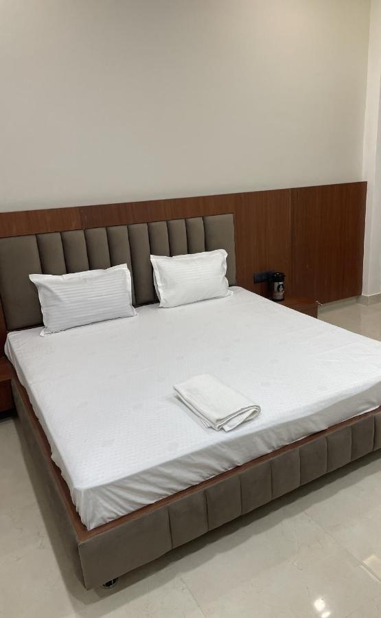 The Kedar Resort Mathura Exteriör bild
