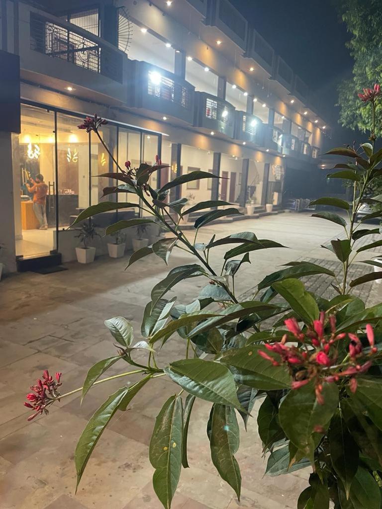 The Kedar Resort Mathura Exteriör bild