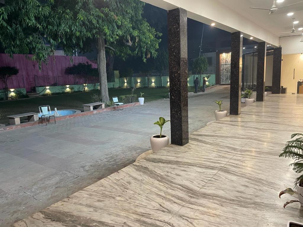 The Kedar Resort Mathura Exteriör bild