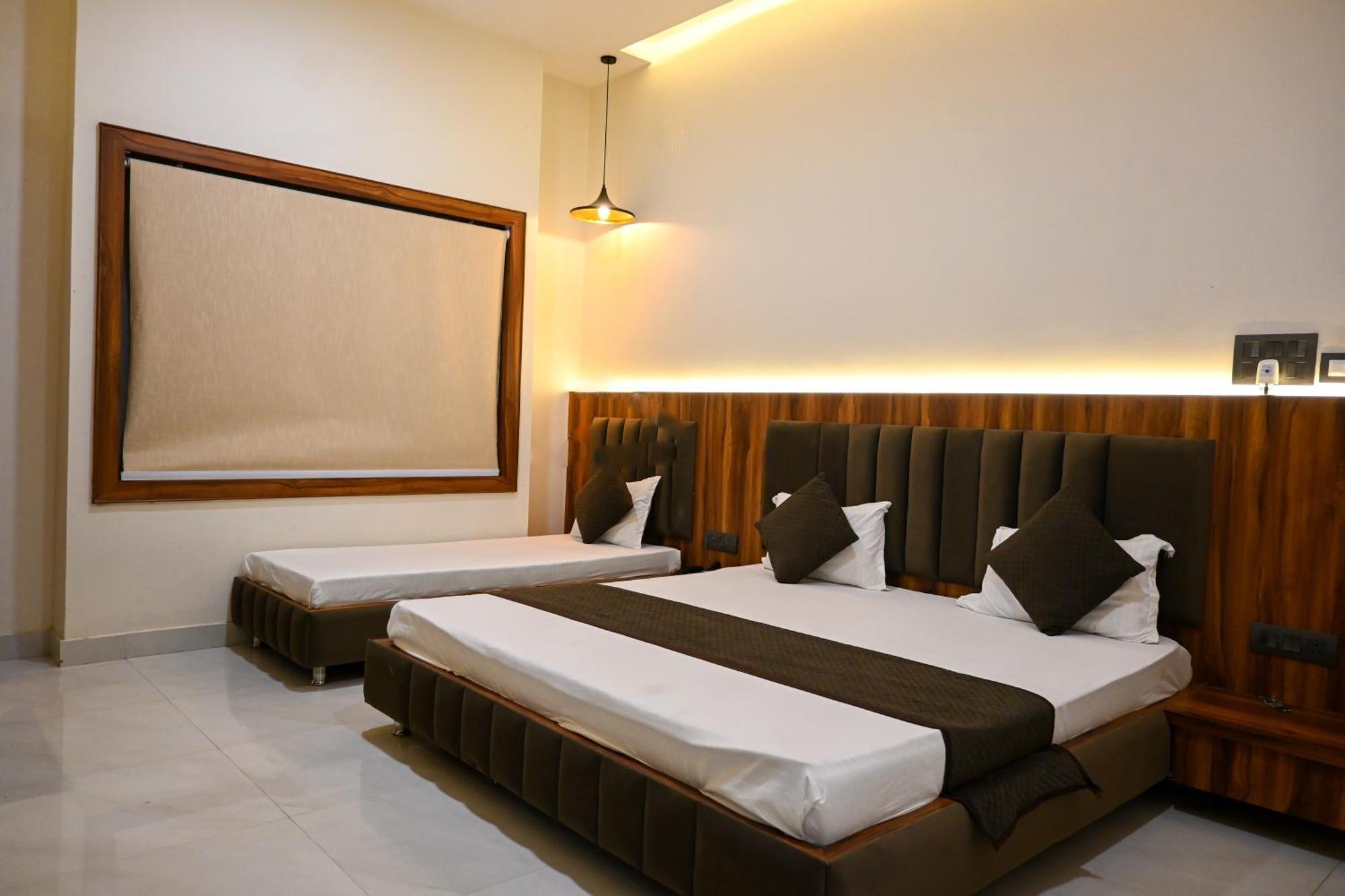 The Kedar Resort Mathura Exteriör bild