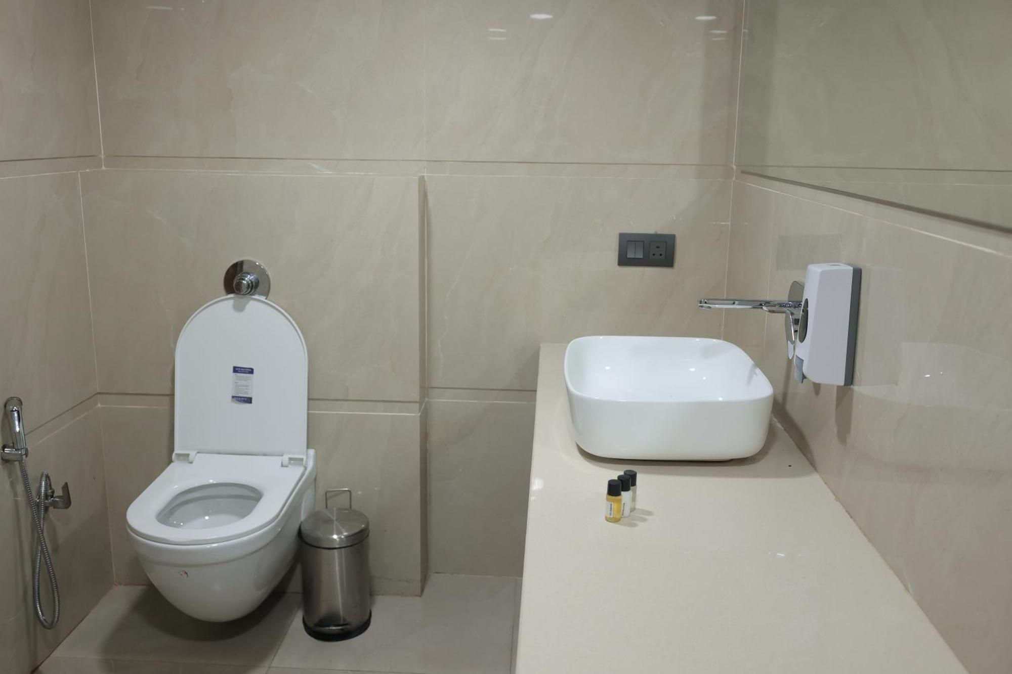 The Kedar Resort Mathura Exteriör bild