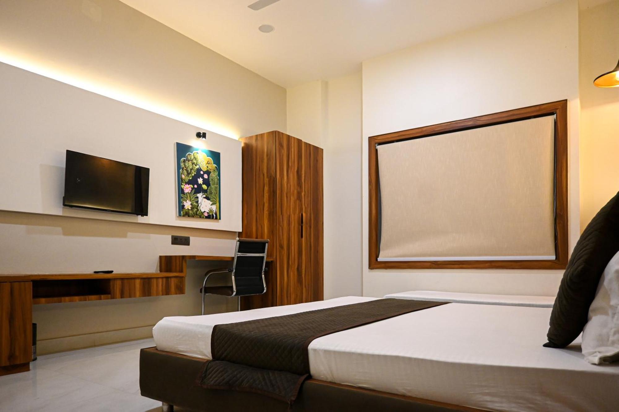 The Kedar Resort Mathura Exteriör bild