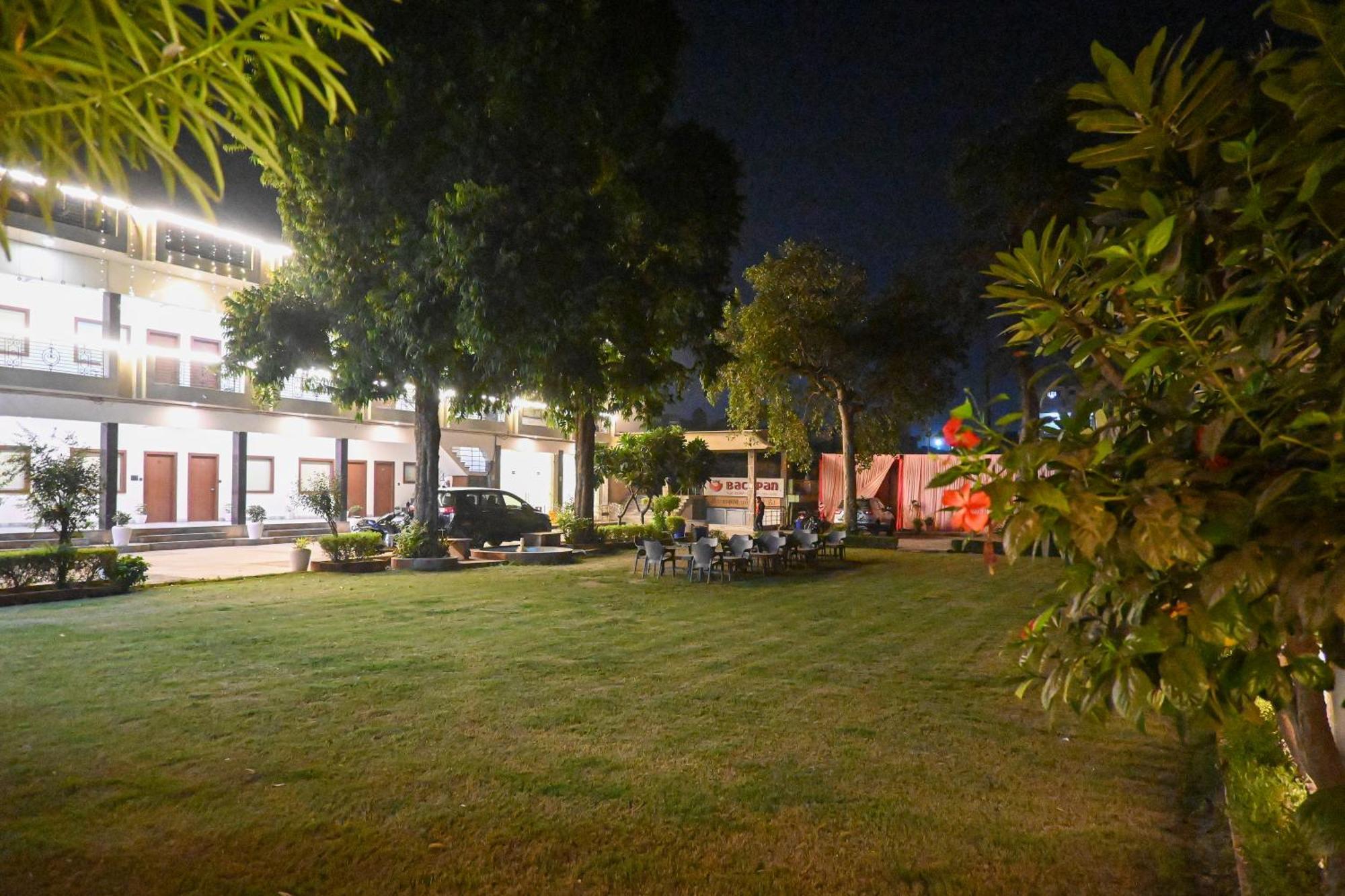 The Kedar Resort Mathura Exteriör bild