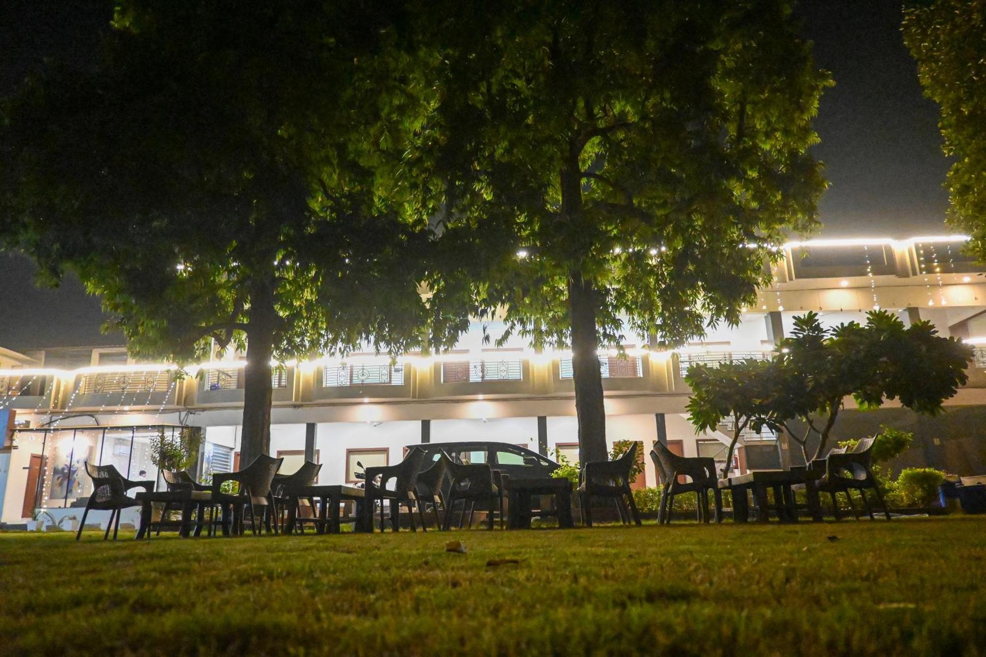 The Kedar Resort Mathura Exteriör bild