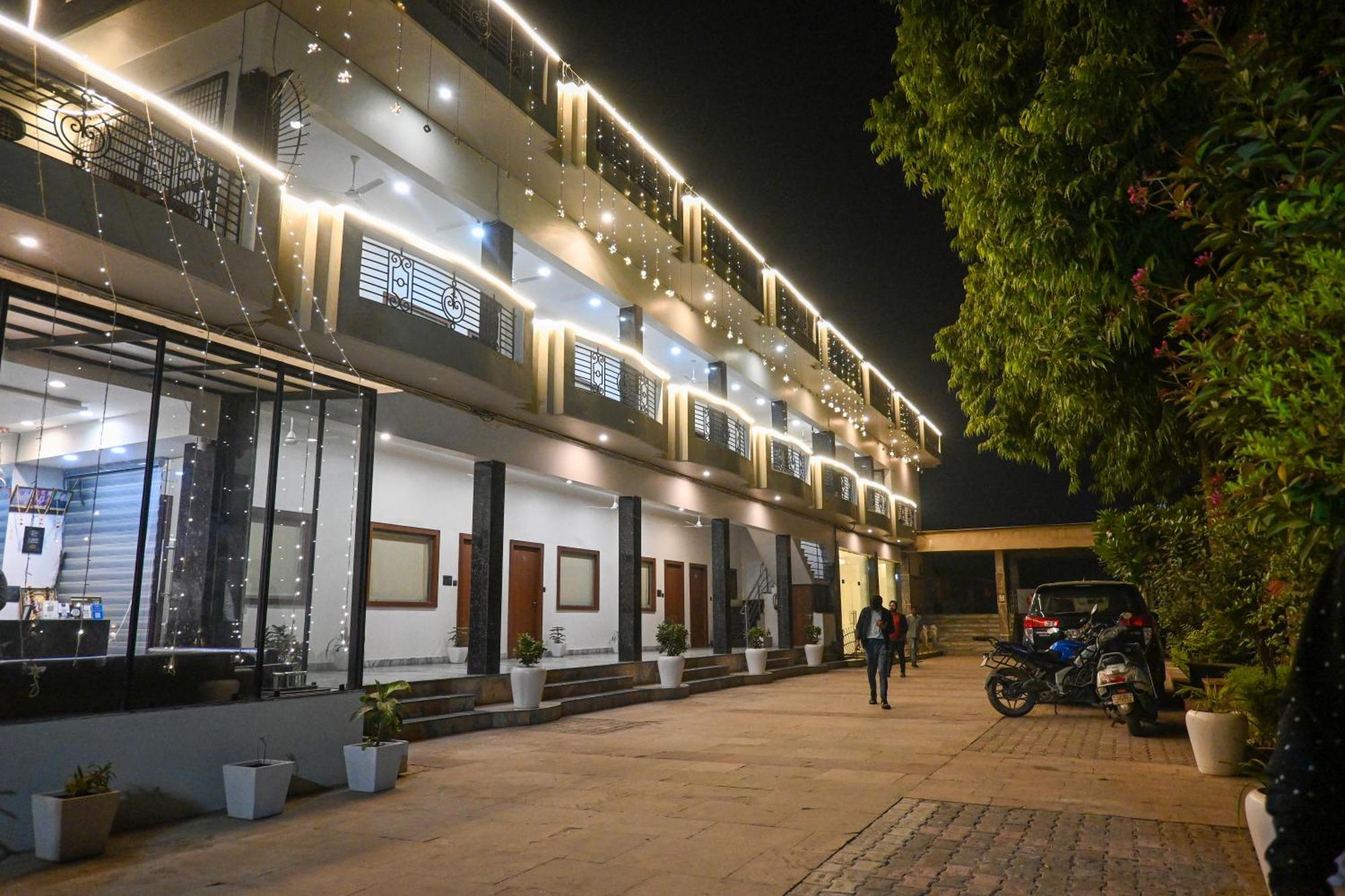 The Kedar Resort Mathura Exteriör bild